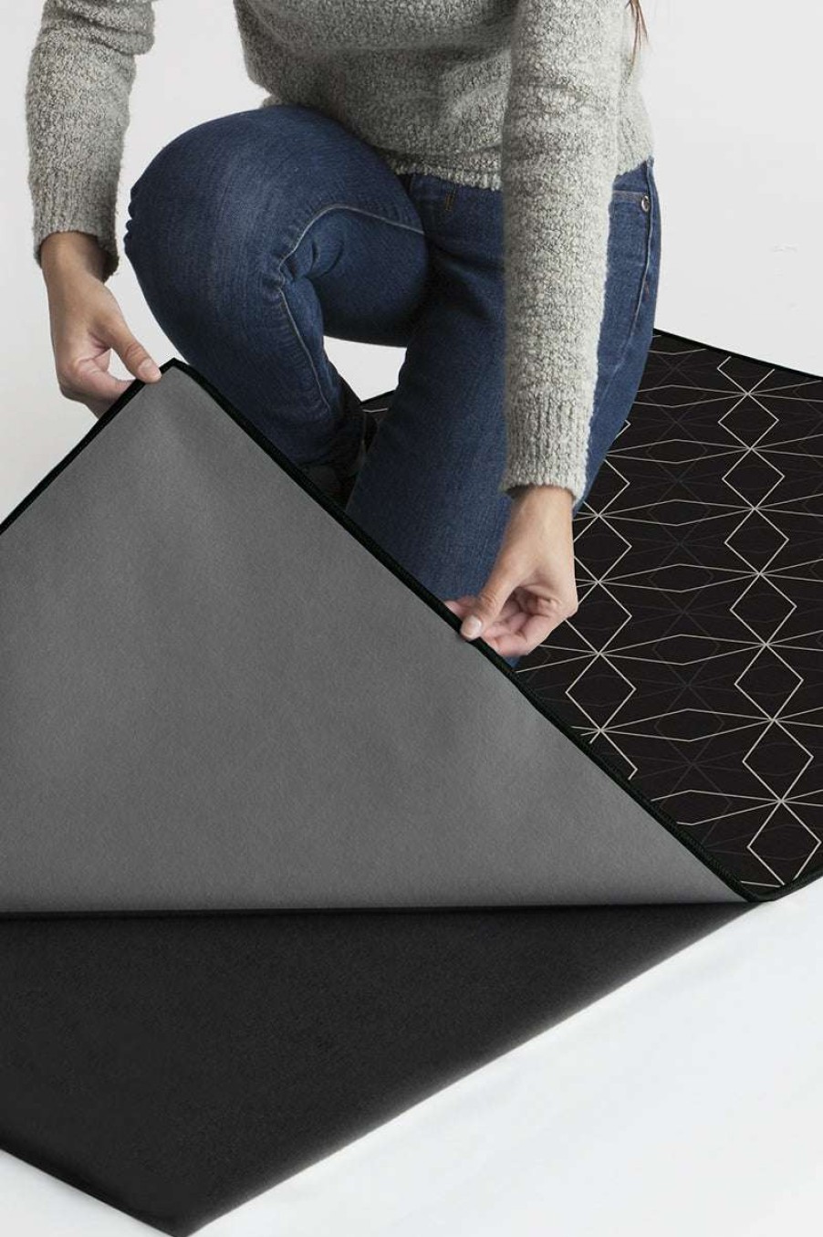 8 10 Black And White Rugs * | Buy Ruggable Geometrix Black Rug