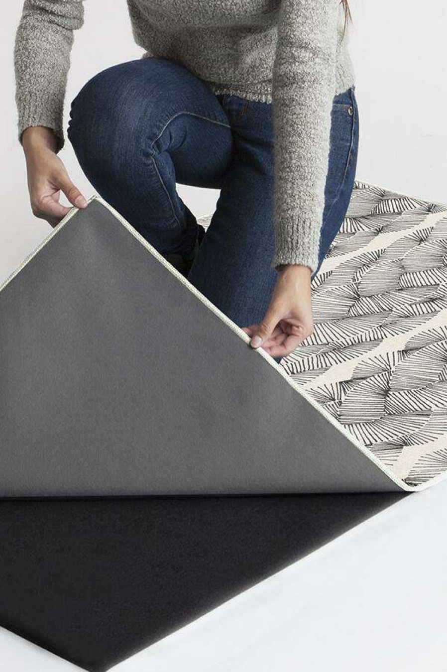 8 10 Black And White Rugs * | New Ruggable Nodum Black Rug