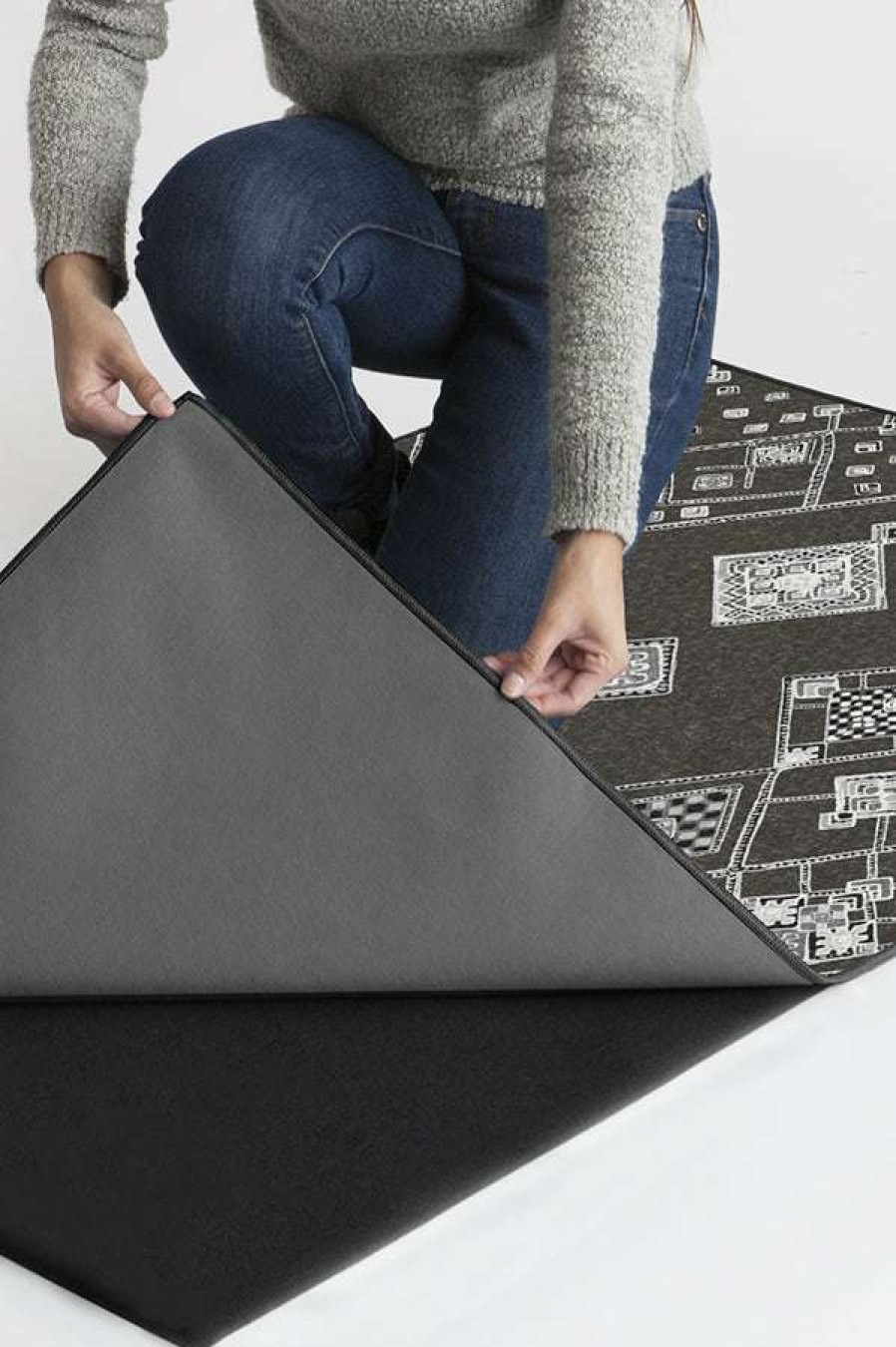 8 10 Black And White Rugs * | New Ruggable Farah Charcoal Rug