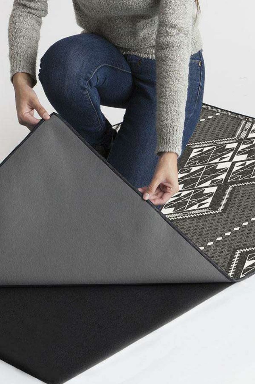 8 10 Black And White Rugs * | Promo Ruggable Halona Charcoal Rug