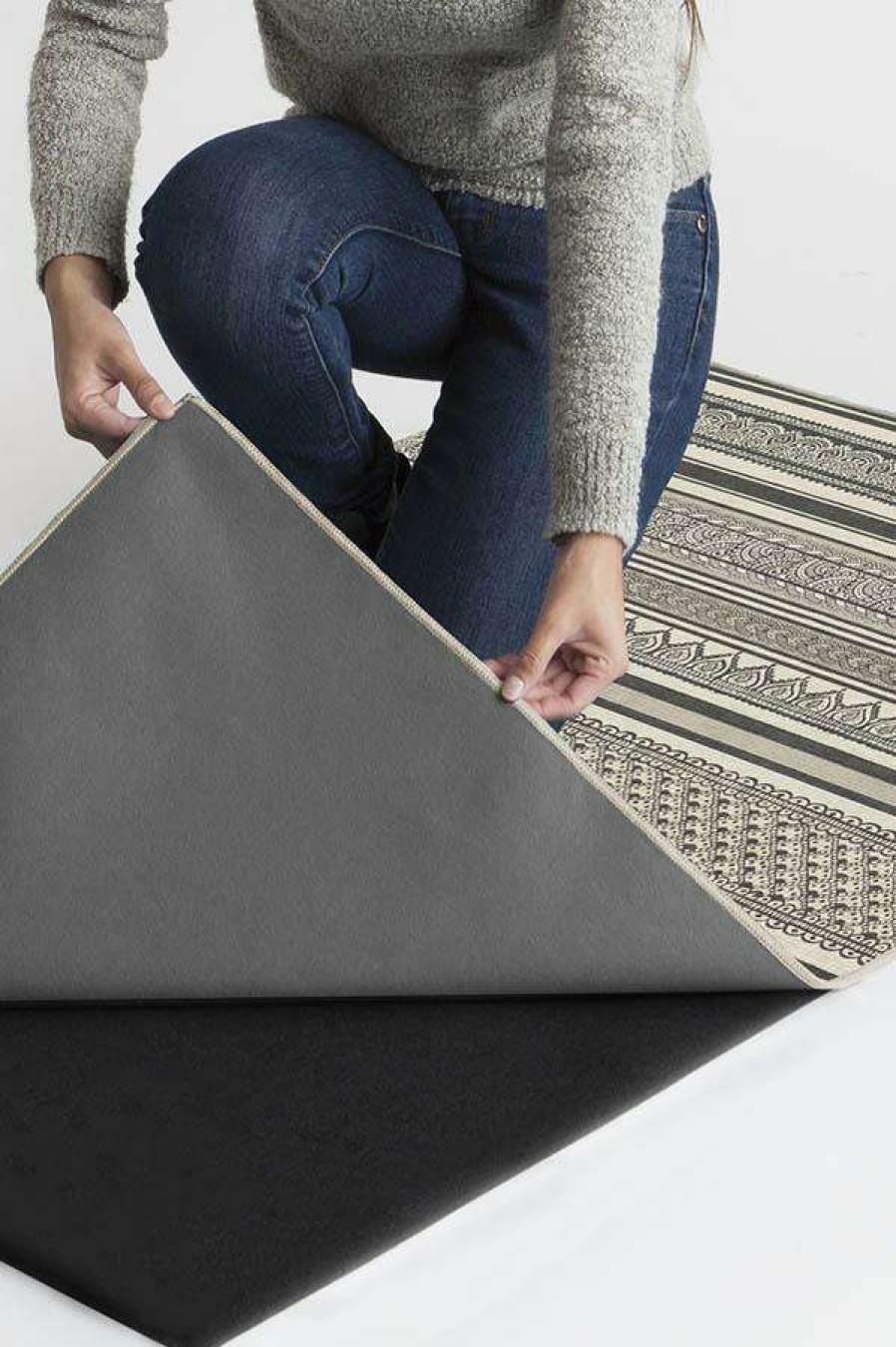 8 10 Black And White Rugs * | Cheap Ruggable Nira Charcoal Rug